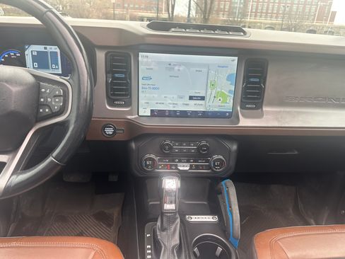 Used 2023 Ford Bronco Outer Banks w/ Sasquatch Package image 16