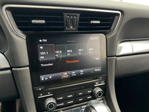 Used 2017 Porsche 911 Carrera image 9