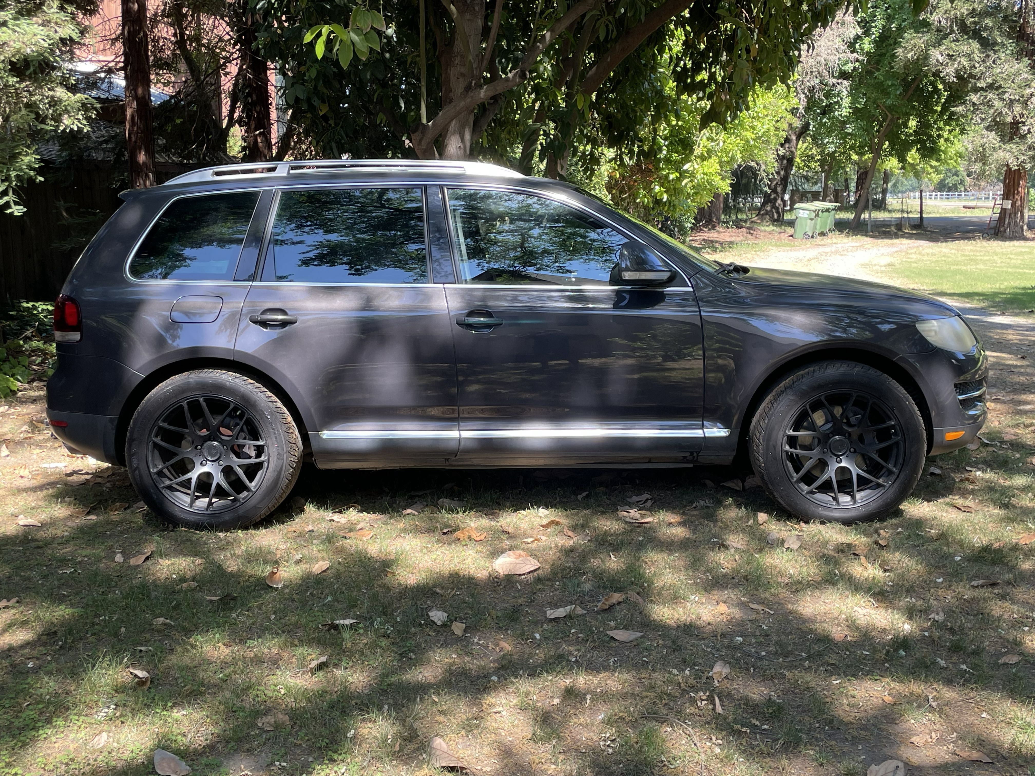 Used 2008 Volkswagen Touareg V10 TDI AWD/4WD image 2