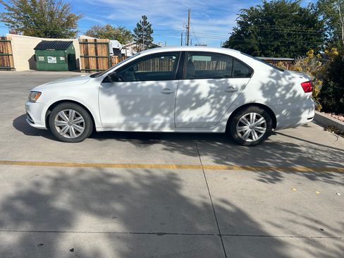 Used 2015 Volkswagen Jetta TDI S image 10