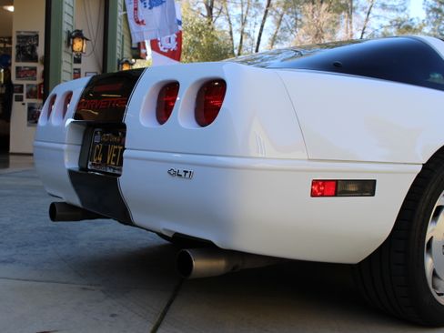 Used 1994 Chevrolet Corvette Coupe image 18