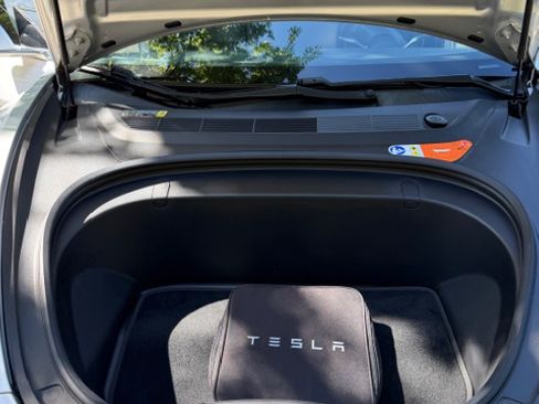 Used 2018 Tesla Model 3 Long Range image 10