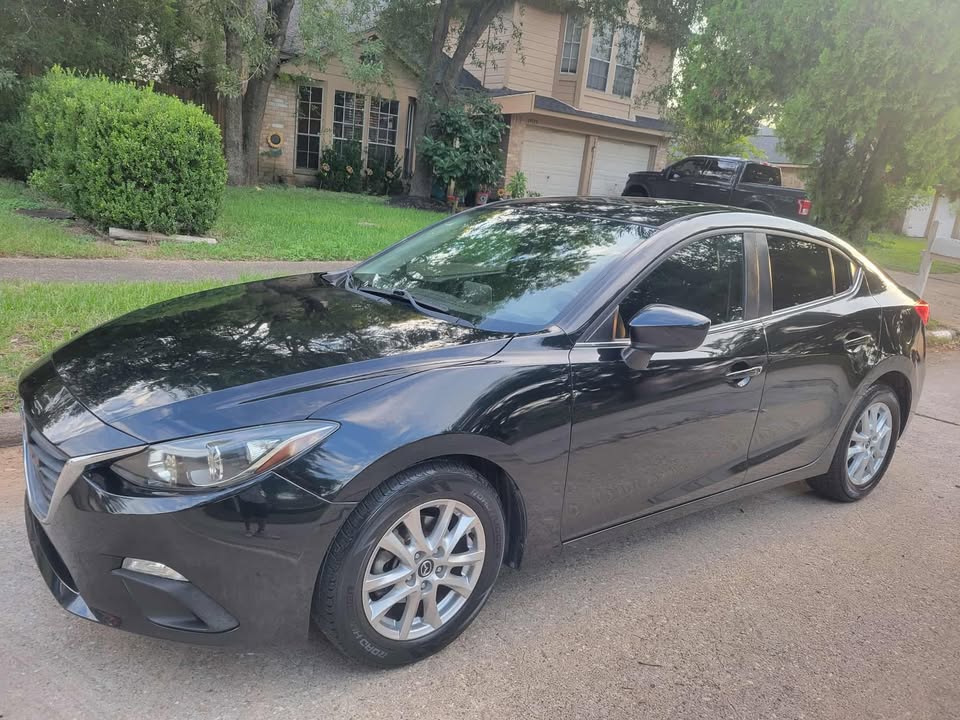 Used 2014 MAZDA MAZDA3 i Grand Touring FWD image 2
