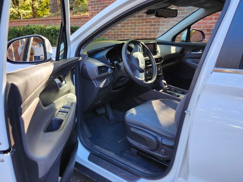 Used 2020 Hyundai Santa Fe SE image 17