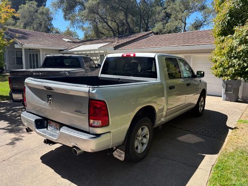Used 2017 RAM 1500 Express AWD/4WD image 5