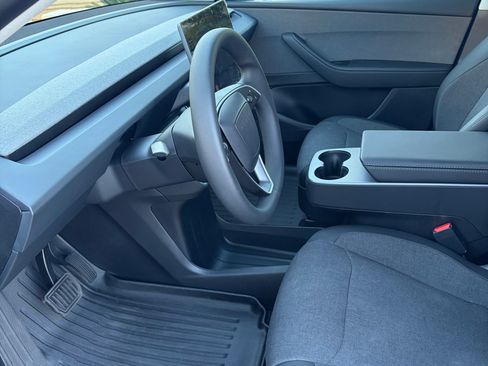 Used 2026 Tesla Model Y 2WD image 14
