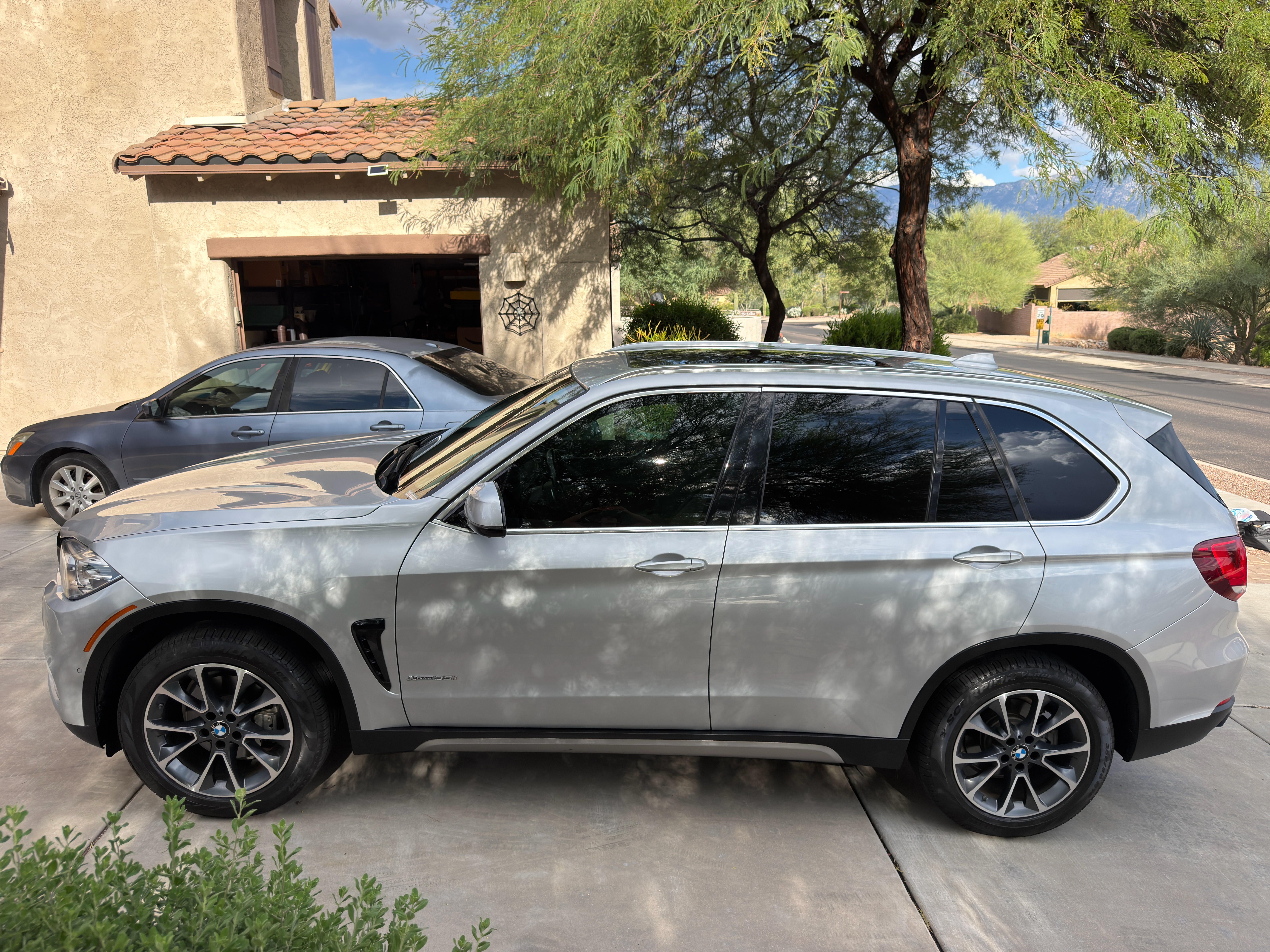 Used 2018 BMW X5 xDrive35i AWD/4WD image 1