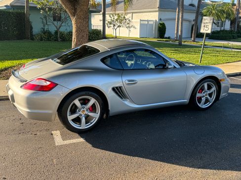 Used 2006 Porsche Cayman S image 2