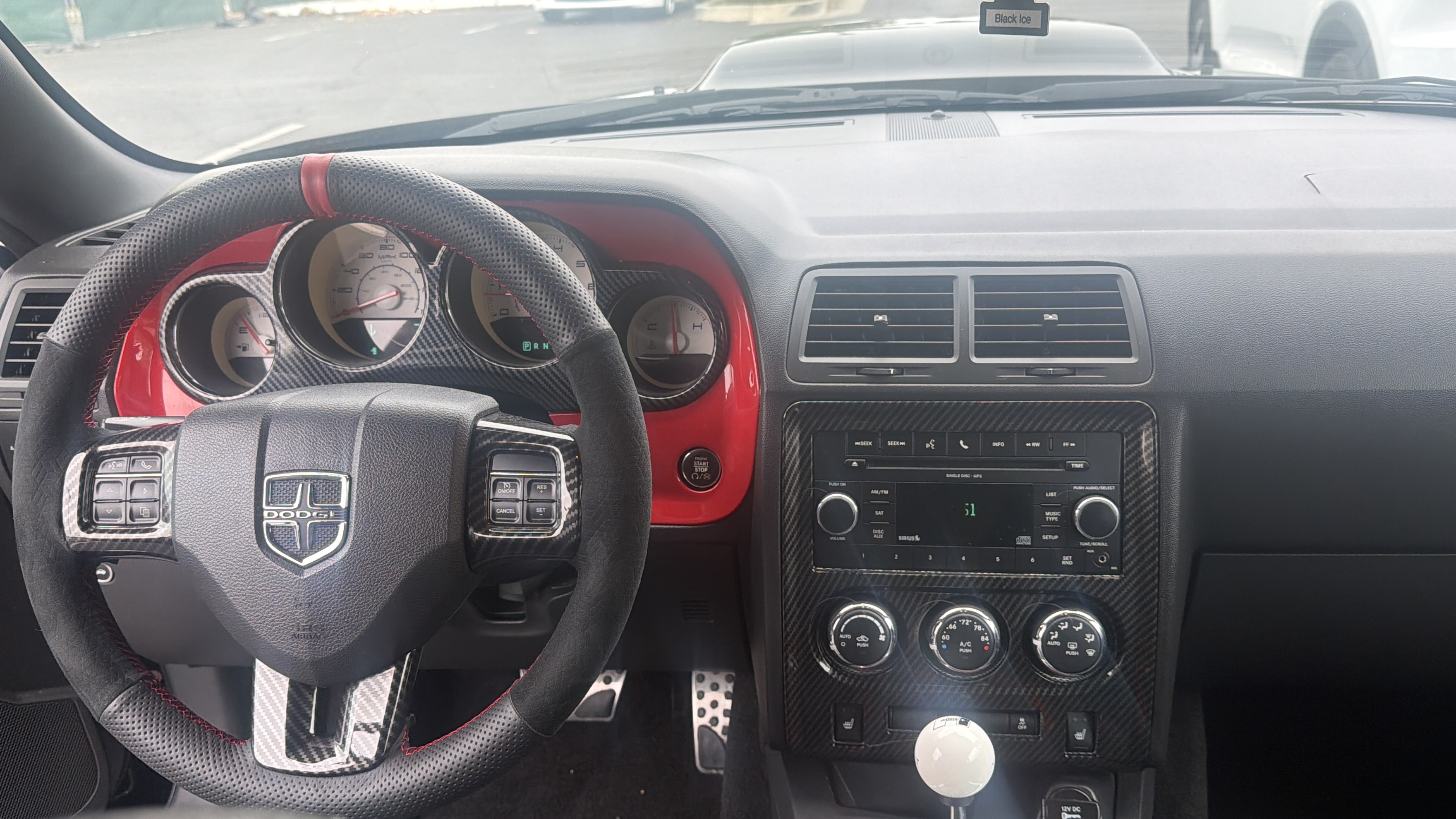 Used 2011 Dodge Challenger R/T RWD image 11