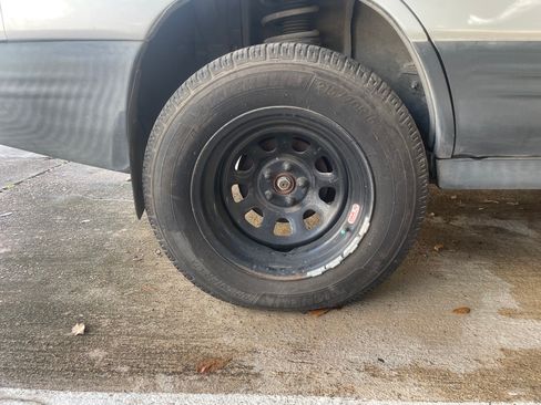 Used 2002 Subaru Forester L image 9