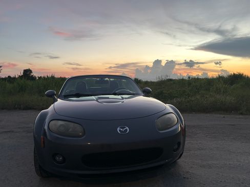 Used 2007 MAZDA MX-5 Miata Touring RWD image 1
