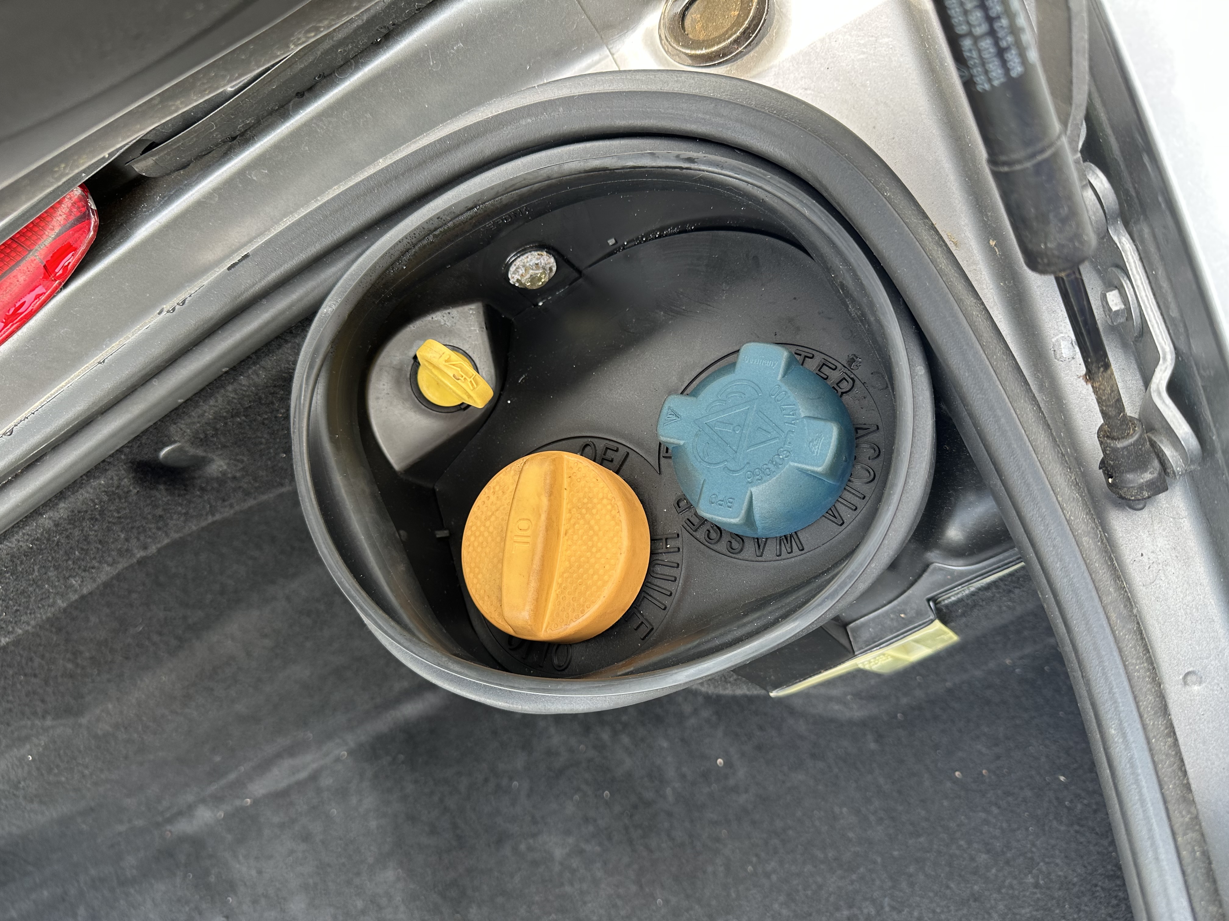 Used 2001 Porsche Boxster RWD image 2