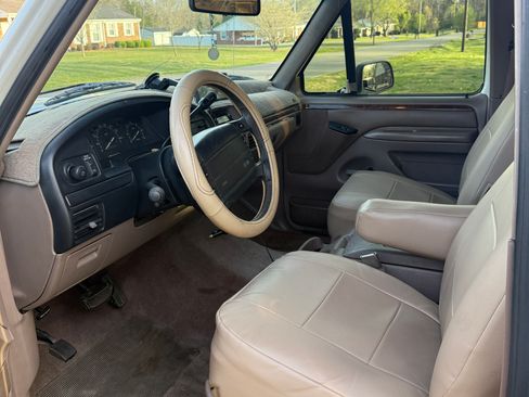 Used 1996 Ford Bronco image 14
