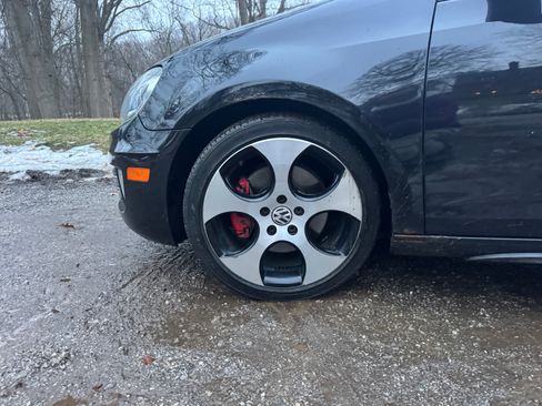 Used 2010 Volkswagen GTI 4-Door image 12
