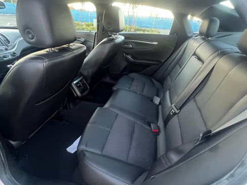 Used 2017 Chevrolet Impala LT image 6