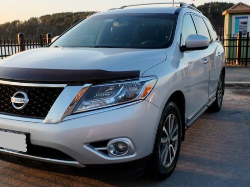 Used 2015 Nissan Pathfinder SL w/ SL Premium Package image 2