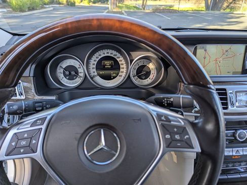Used 2015 Mercedes-Benz E 350 4MATIC Wagon image 8