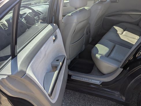 Used 2004 Nissan Maxima 3.5 SE w/ Driver Preferred Pkg image 12