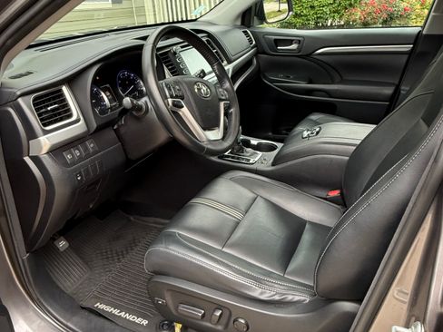 Used 2018 Toyota Highlander SE AWD/4WD image 15