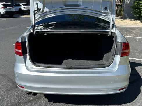 Used 2015 Volkswagen Jetta SE FWD image 8
