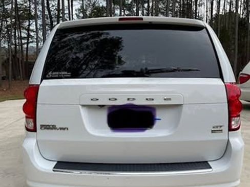 Used 2018 Dodge Grand Caravan GT image 4