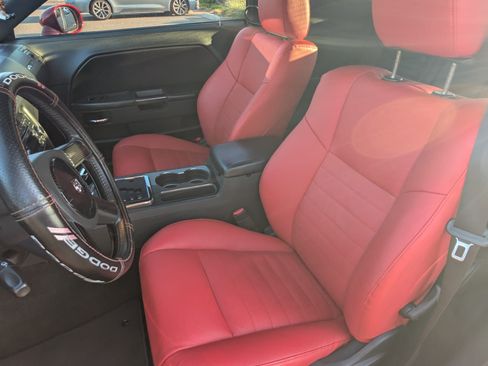 Used 2010 Dodge Challenger R/T image 12