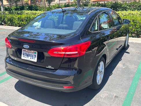 Used 2016 Ford Focus SE FWD image 4