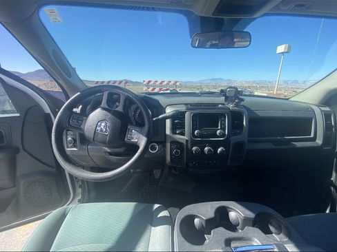 Used 2018 RAM 2500 Tradesman w/ Chrome Appearance Group AWD/4WD image 6
