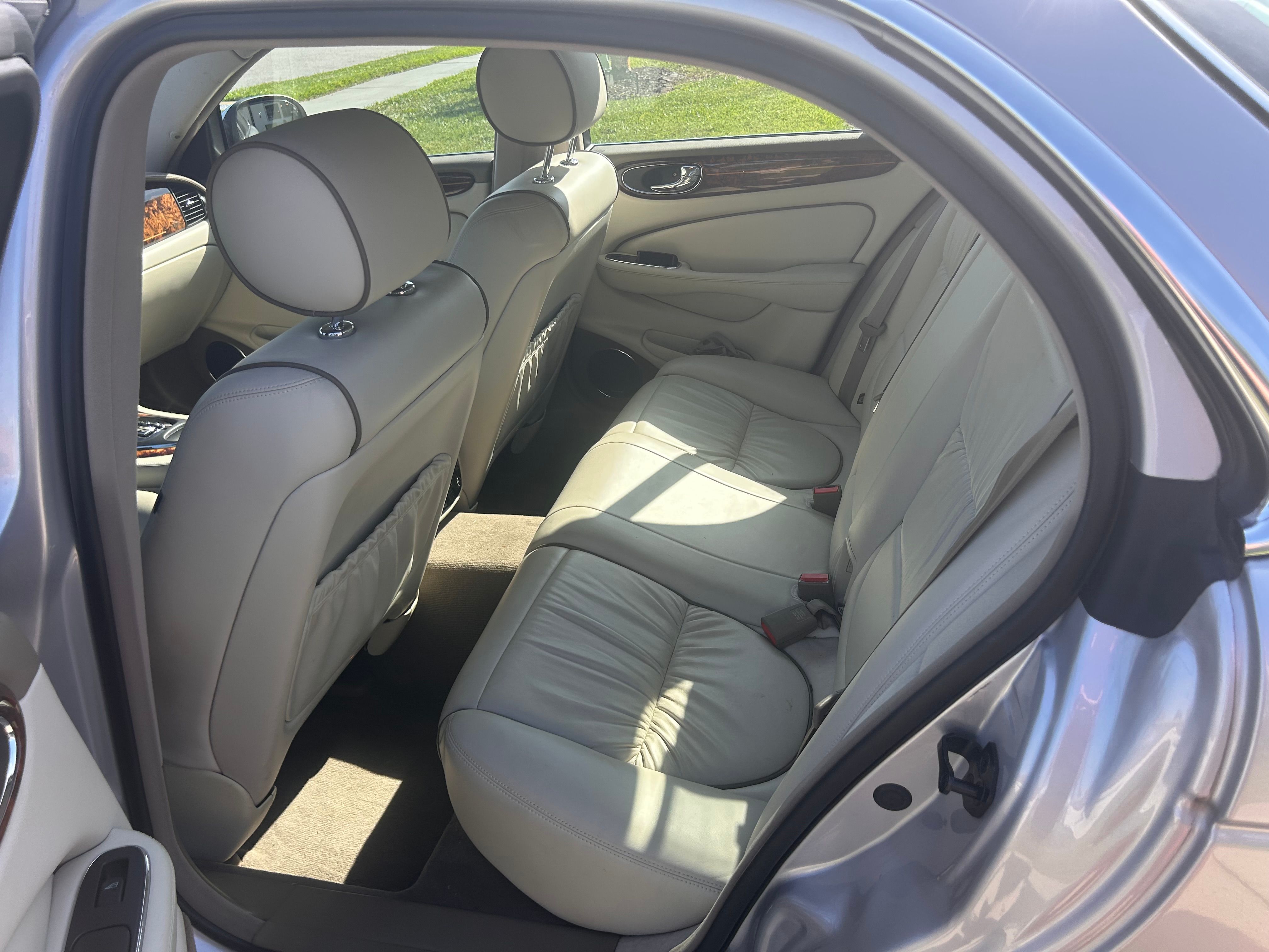 Used 2004 Jaguar XJ8 RWD image 9