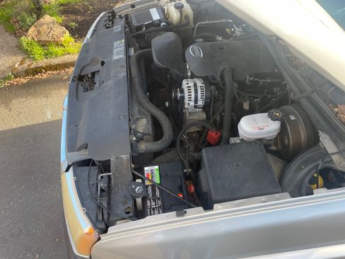 Used 2005 Chevrolet Silverado 1500 4x4 Extended Cab w/ Safe And Sound Package image 5