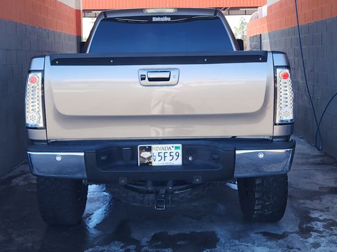 Used 2007 GMC Sierra 1500 SLT w/ SLE/SLT Trailering Package image 6