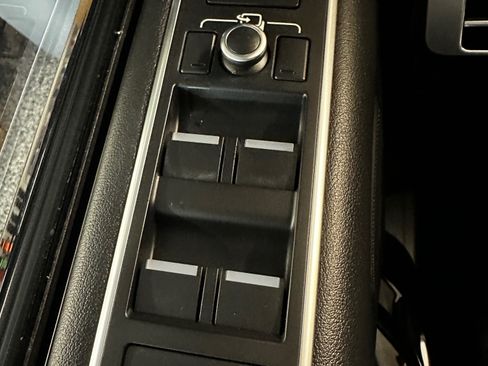 Used 2017 Land Rover Range Rover Supercharged image 16