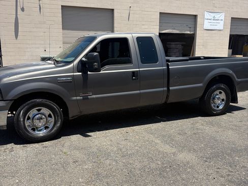 Used 2006 Ford F250 2WD SuperCab Super Duty image 14