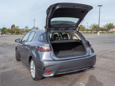 Used 2017 Lexus CT 200h w/ Seat Comfort Package image 21