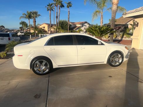 Used 2011 Chevrolet Malibu LT w/ HFV6 Engine Package image 6