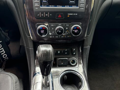 Used 2017 Buick Enclave Leather image 4