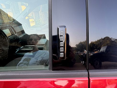 Used 2018 Ford F150 XLT w/ Equipment Group 302A Luxury RWD image 2