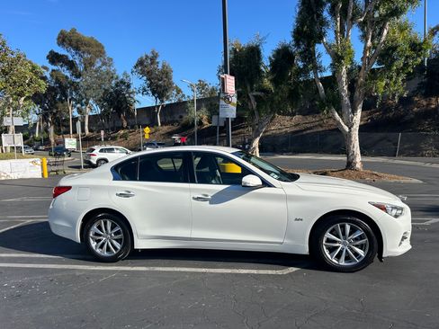 Used 2017 INFINITI Q50 2.0t image 16