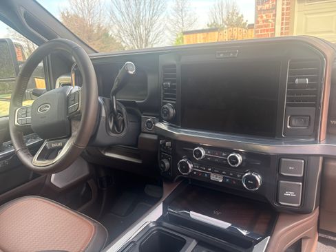 Used 2025 Ford F250 King Ranch w/ Chrome Package image 9