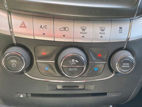 Used 2013 Dodge Journey SXT w/ Flexible Seating Group image 20