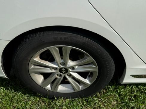 Used 2017 Hyundai Sonata SE FWD image 10