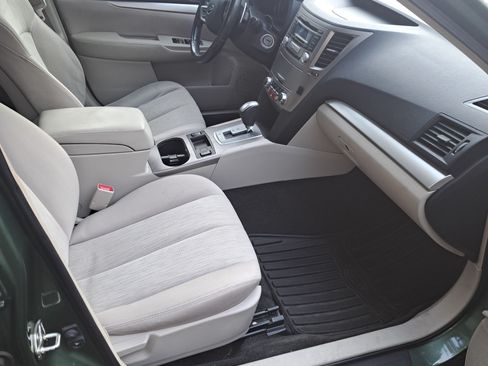 Used 2013 Subaru Outback 2.5i Premium image 10