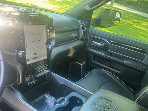 Used 2022 RAM 2500 Laramie w/ Night Edition AWD/4WD image 15