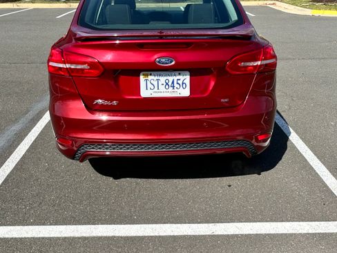 Used 2016 Ford Focus SE w/ SE Sport Package image 8