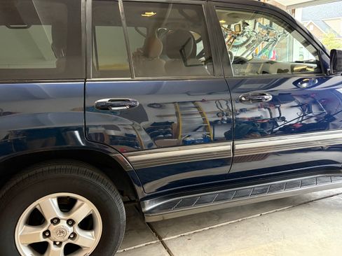 Used 2005 Toyota Land Cruiser w/ Convenience Pkg image 21