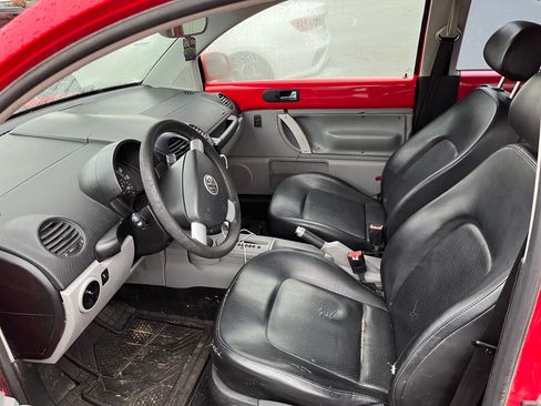 Used 2004 Volkswagen Beetle GL image 5