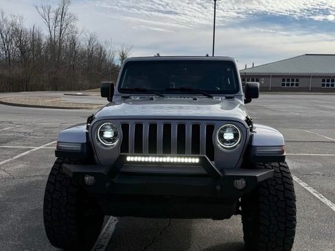 Used 2020 Jeep Wrangler Unlimited Sahara AWD/4WD image 2