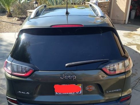 Used 2019 Jeep Cherokee Limited image 5