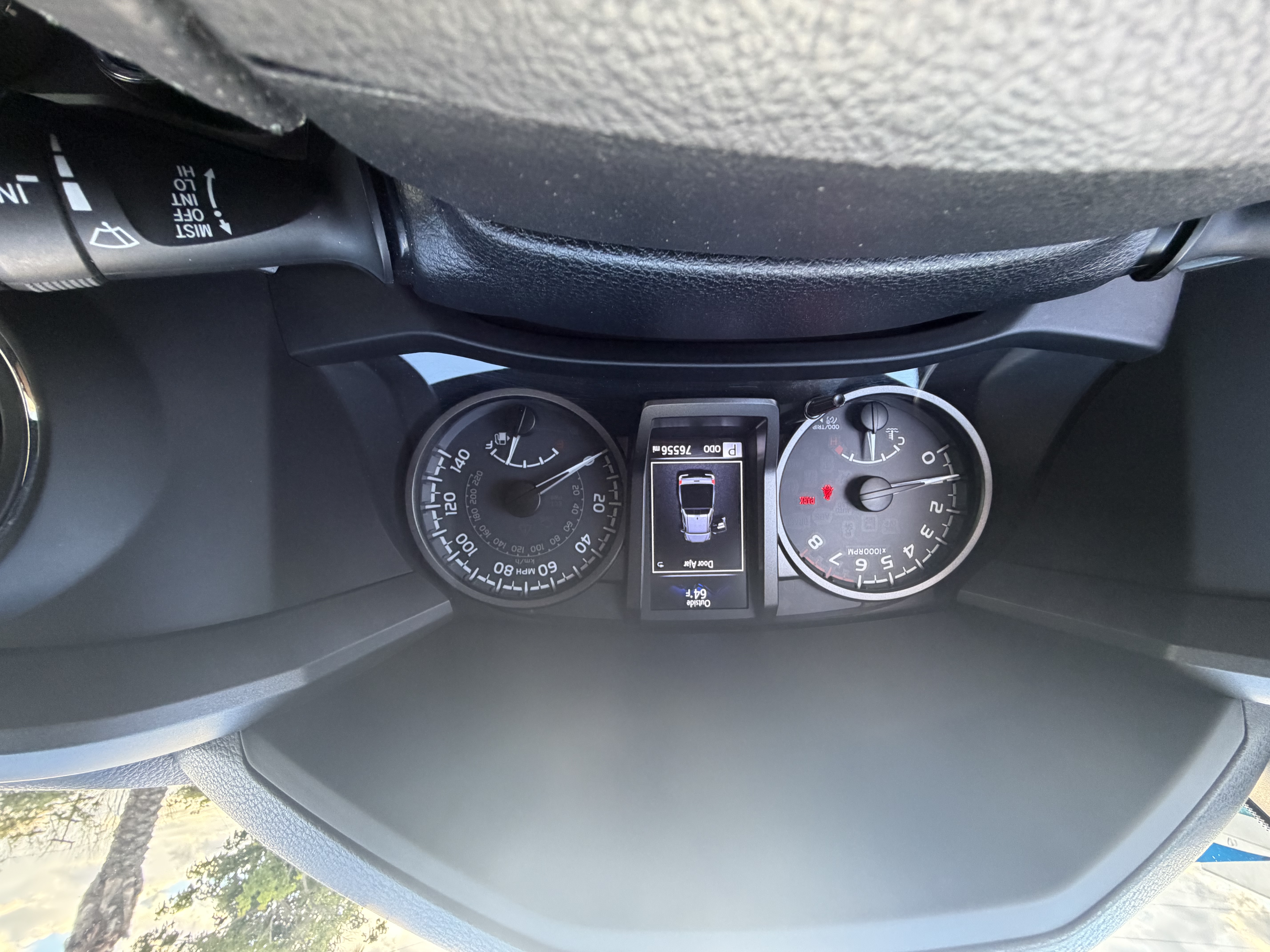 Used 2018 Toyota Tacoma TRD Sport w/ Technology Package AWD/4WD image 15