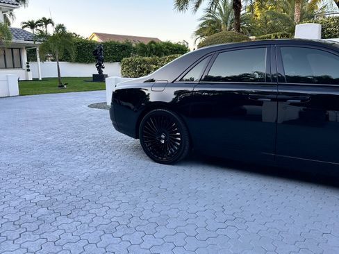 Used 2011 Rolls-Royce Ghost image 2